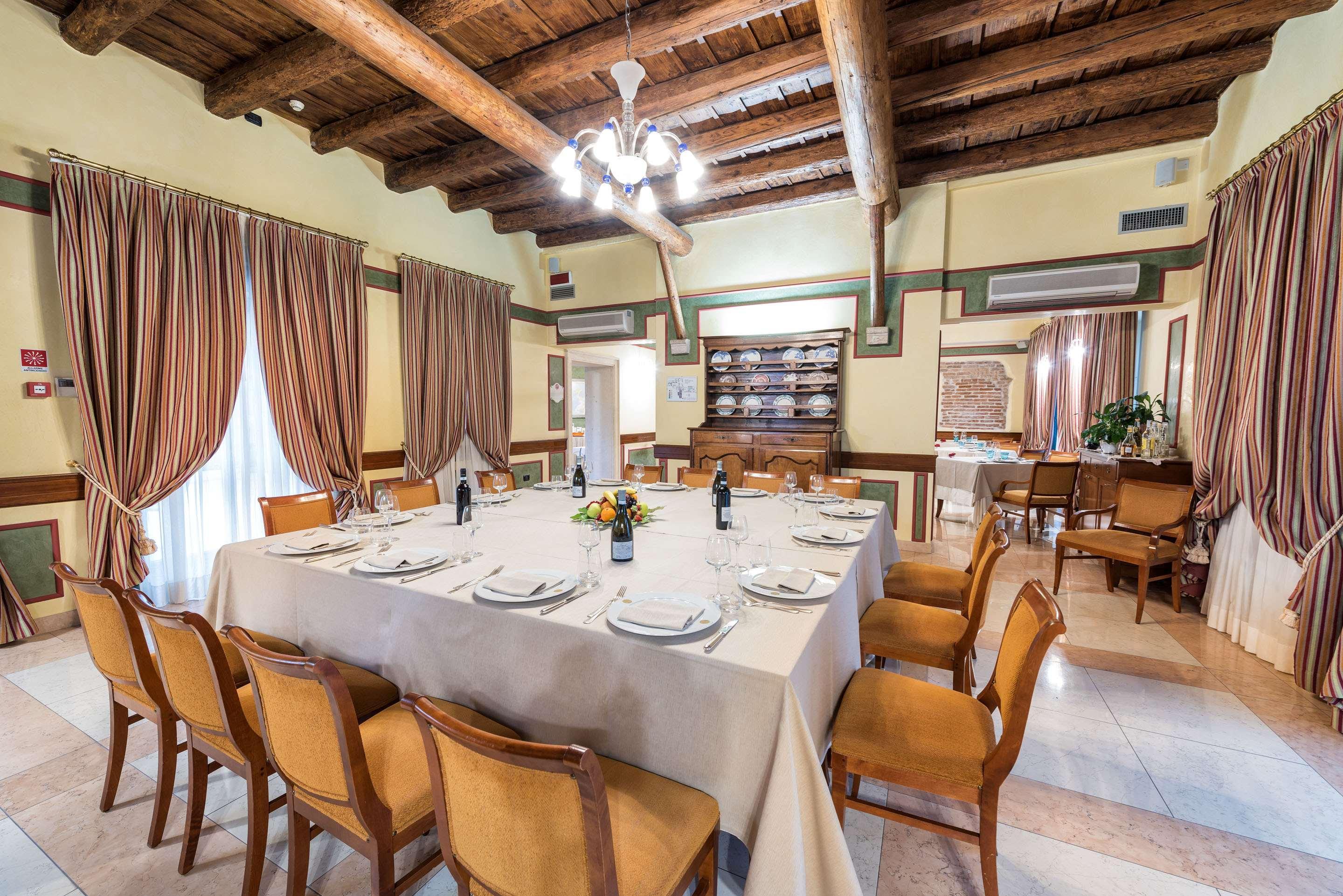 Hotel Villa Malaspina Castel d'Azzano Exterior foto