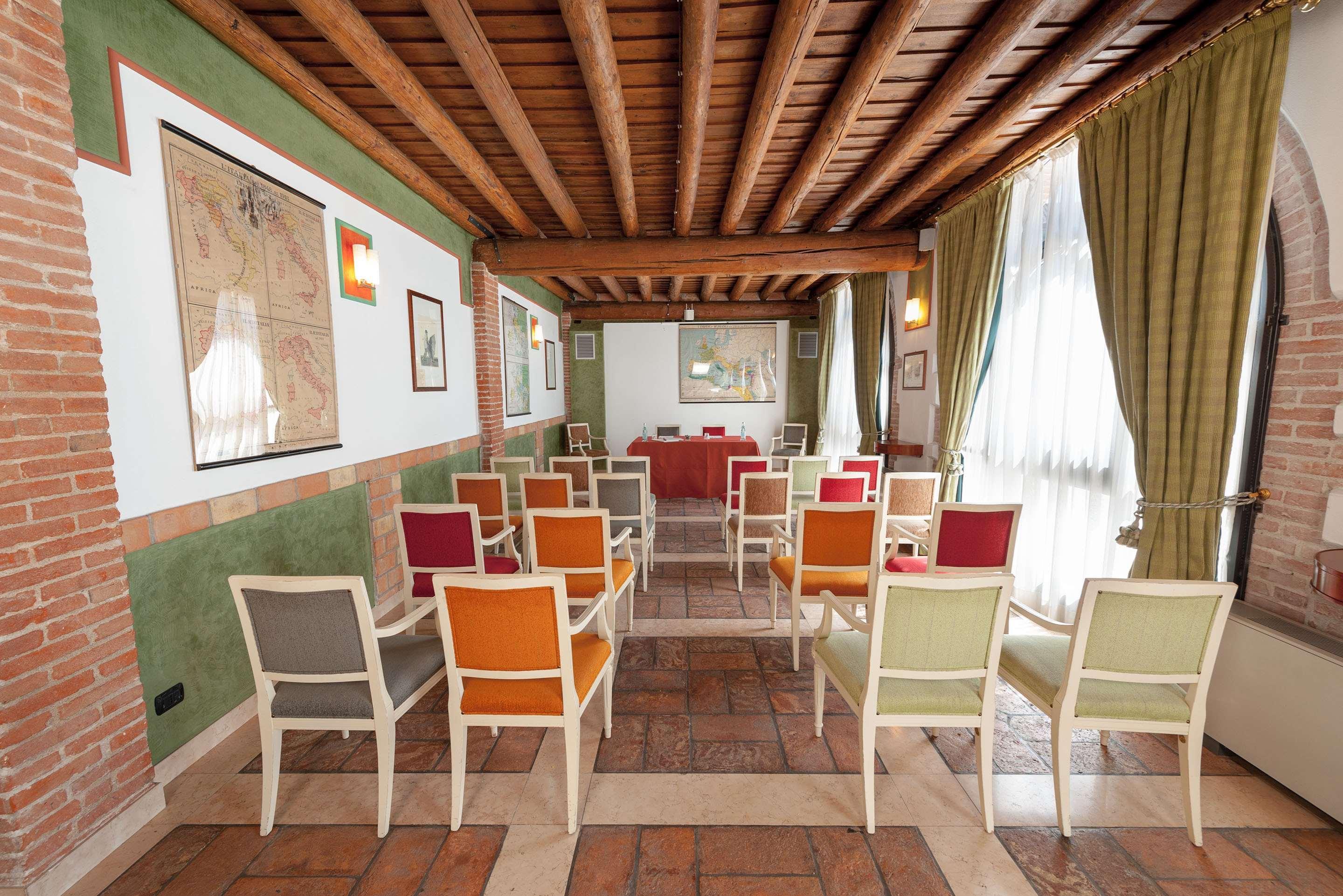 Hotel Villa Malaspina Castel d'Azzano Exterior foto